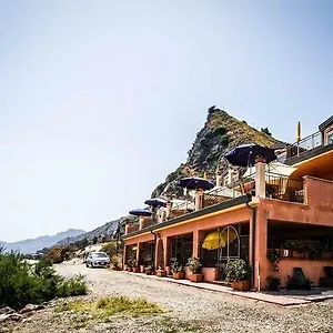 Fondaco Parrino Mare Aparthotel Letojanni